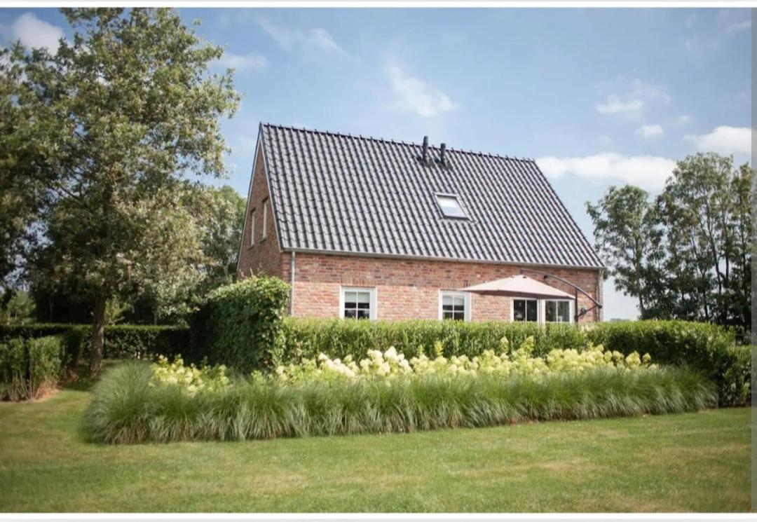 Holiday home Mooi, Vrij Gelegen Dichtbij Zee En Strand! *